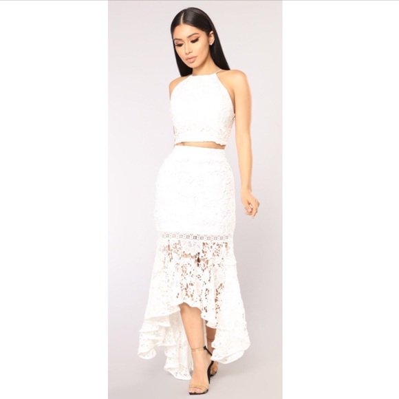 Fashion Nova Dresses & Skirts - small fashion nova set white floral crop top skirt